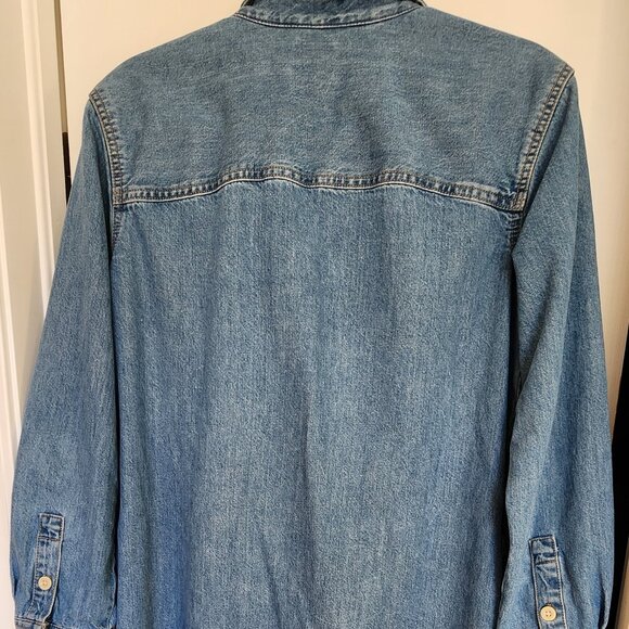 Lee Women's Long Sleeve Denim Dress Shirt Style Size M Light Blue - Picture 3 of 5